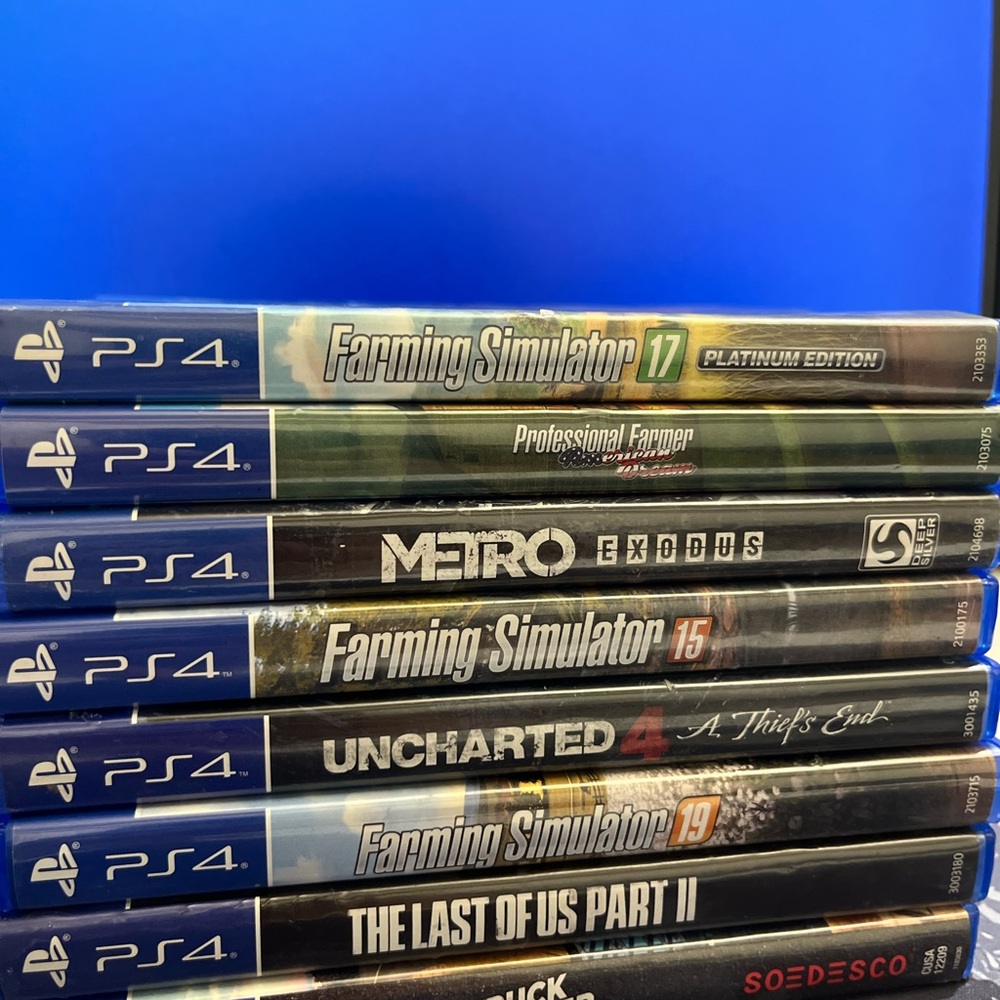 Sony Blue PS4 Game Collection - Picture 1 of 1